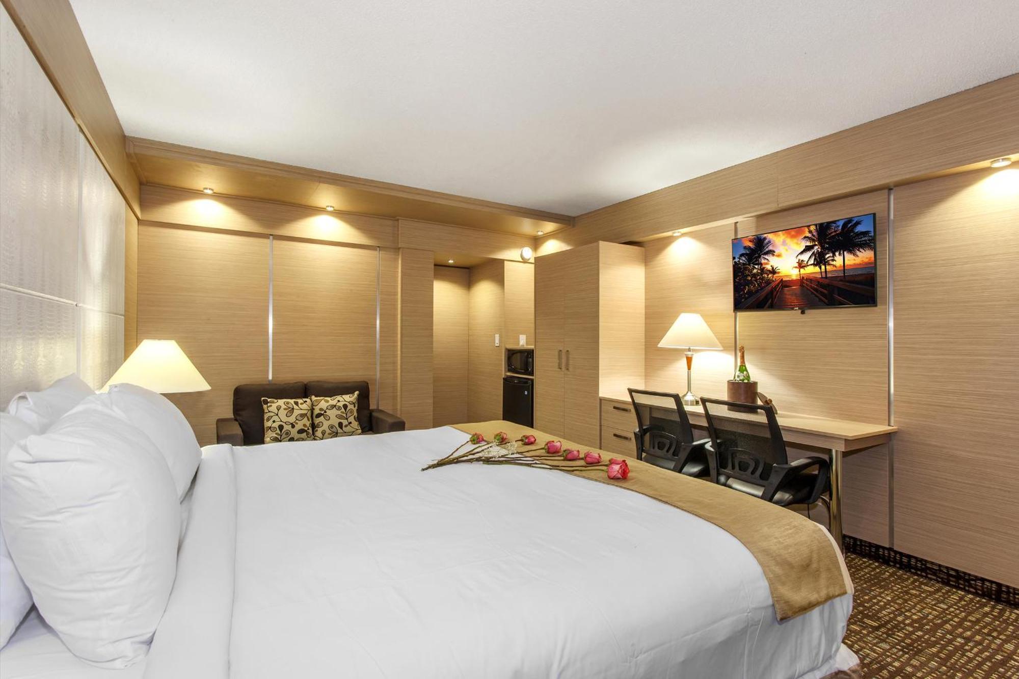 Standard Queen Room