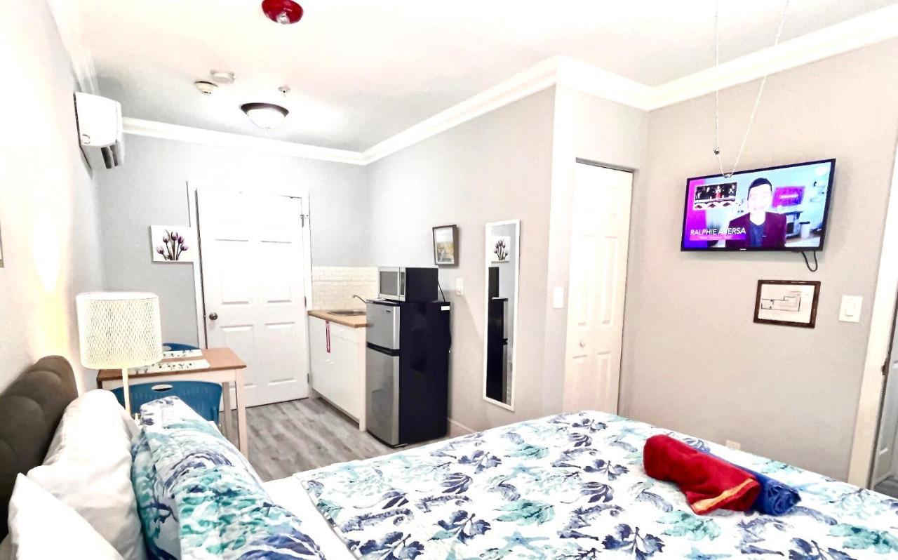 Deluxe Queen Studio