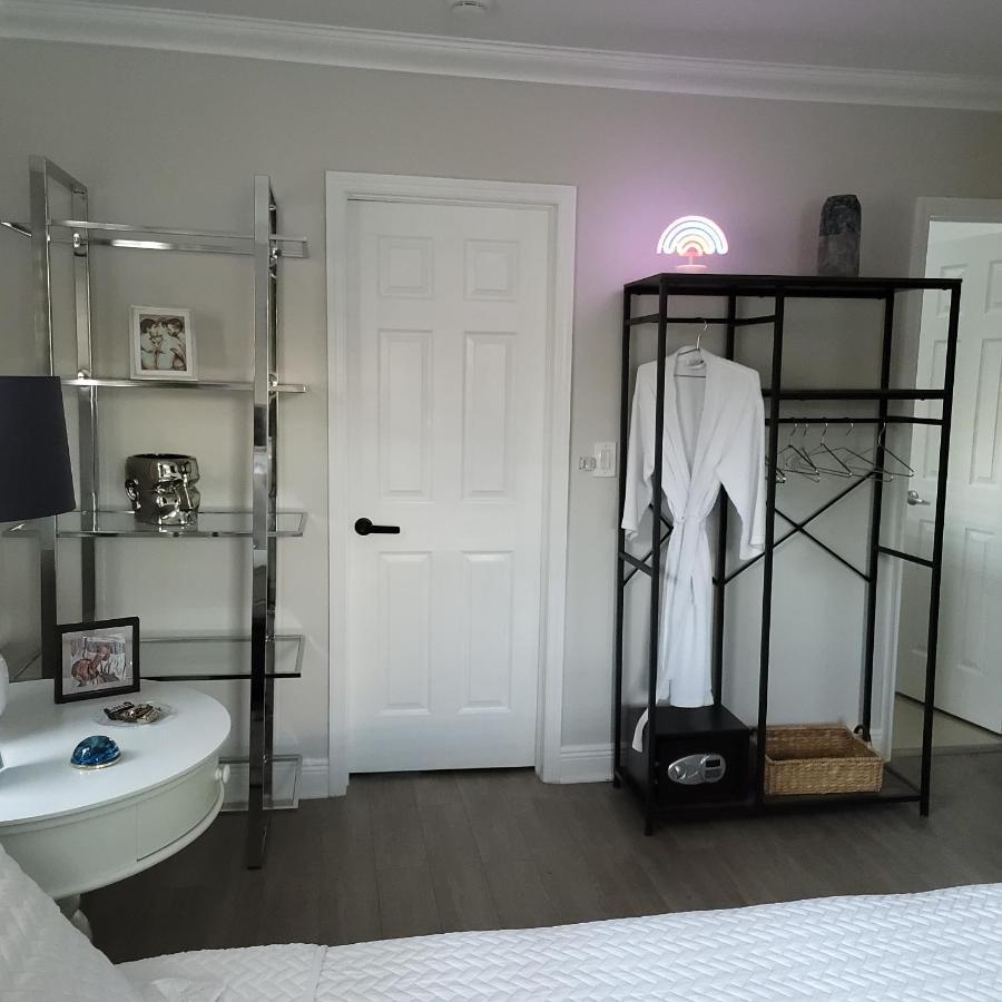 Queen Room Private Bathroom