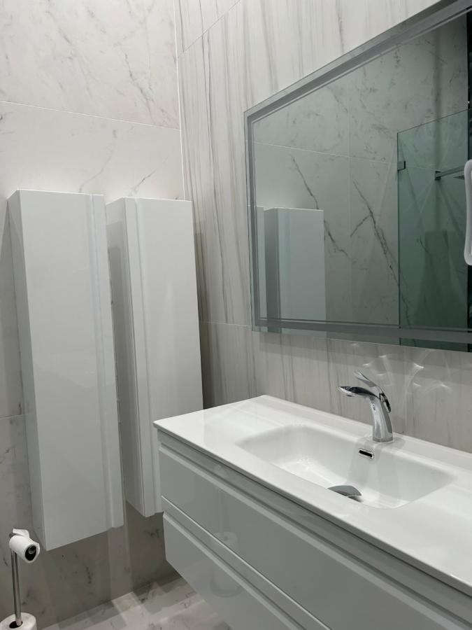 Suite #4 King Suite