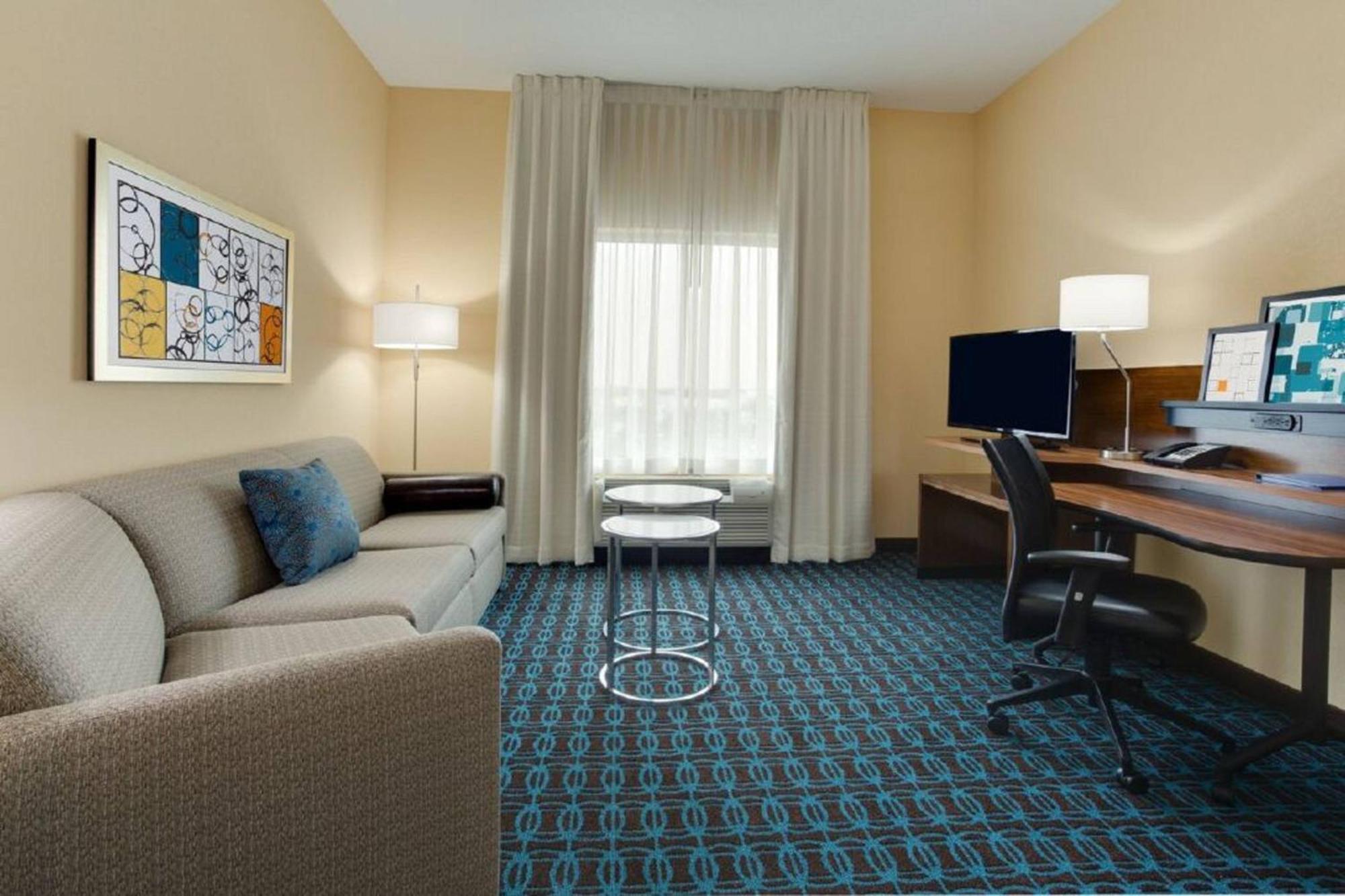 King Suite with Transfer Shower and Sofa Bed - Mobility Access
