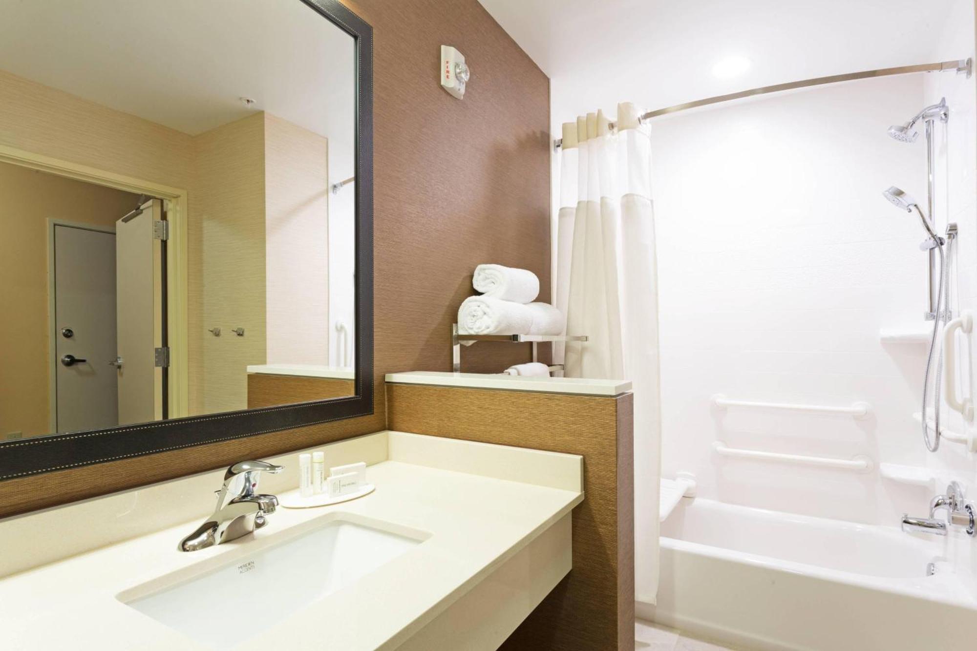 King Suite Transfer Shower Sofa Bed Mobility Access,1633038446:JPEG