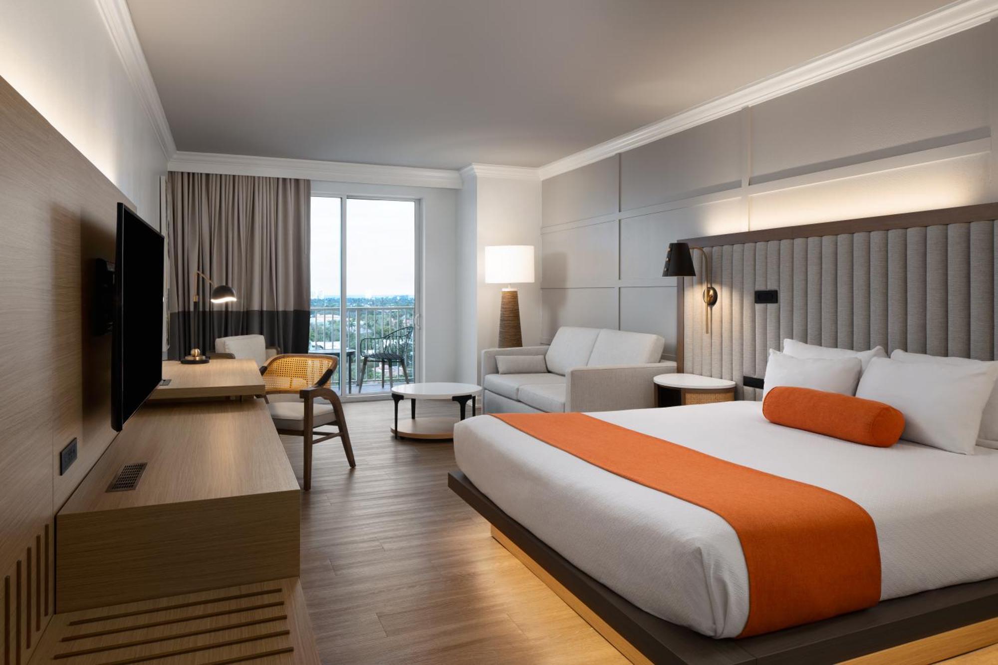 Junior Suite with Balcony, City View, 1 King Bed,1658751249:JPEG