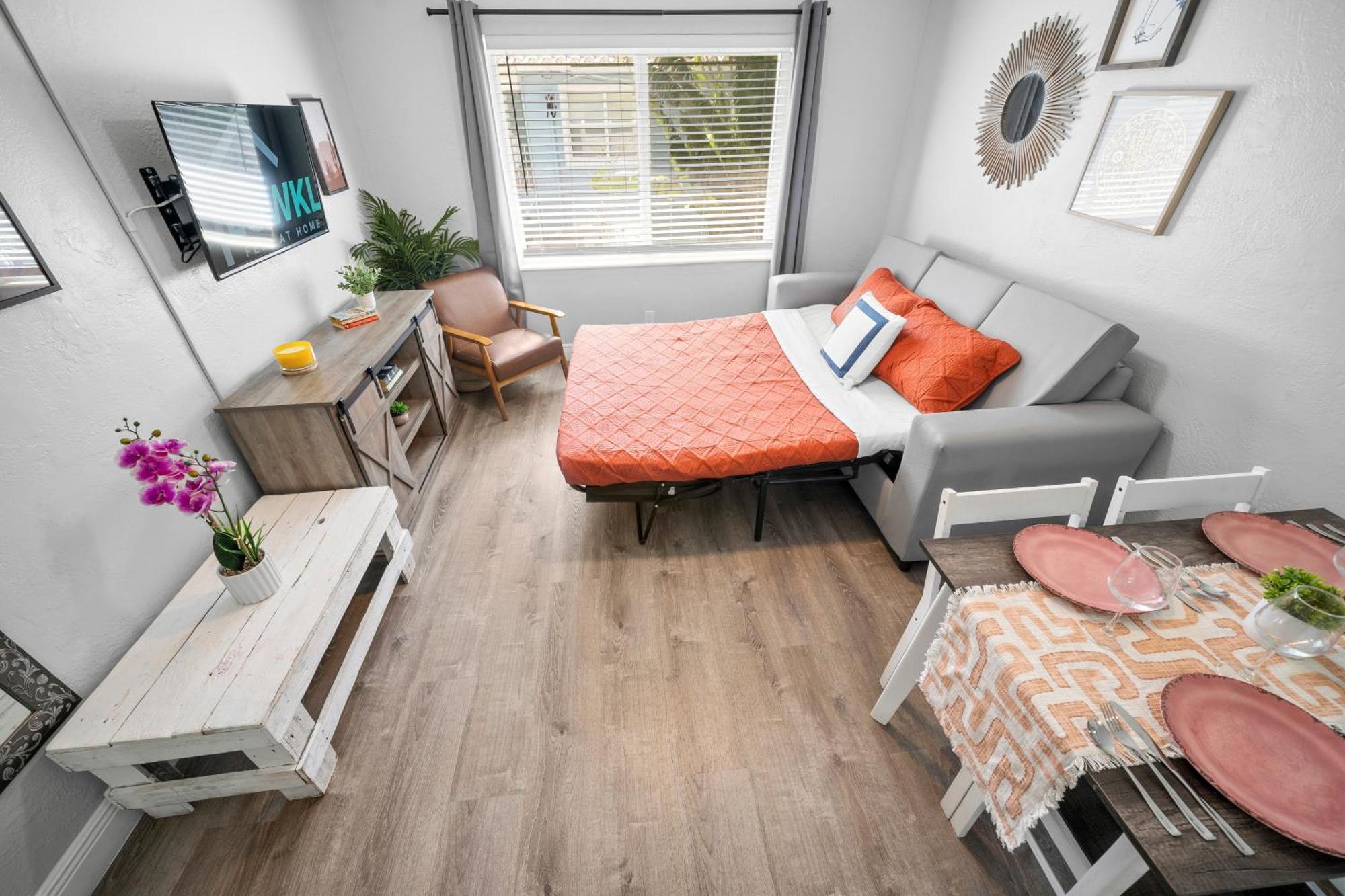 Deluxe One Bedroom Queen Kitchen Sofa Bed