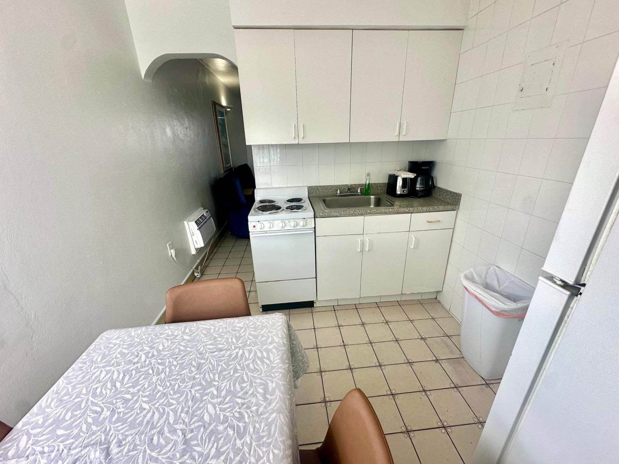 Studio Kitchen