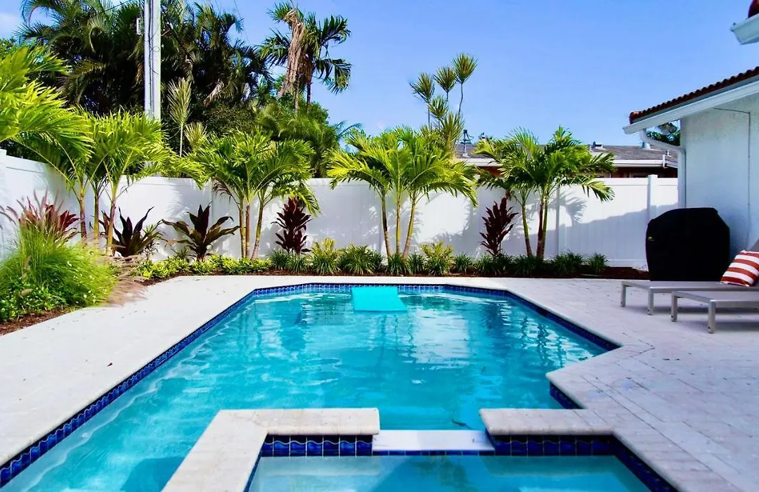 Private, Quiet Pool House Perfect For Relaxing-1
