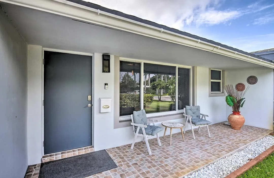 Tropical Home With Outdoor Oasis 2 Mi To Beach-1