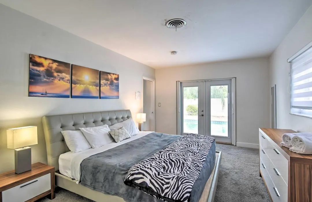 Lauderdale Waterfront Villa With Heated Pool-1
