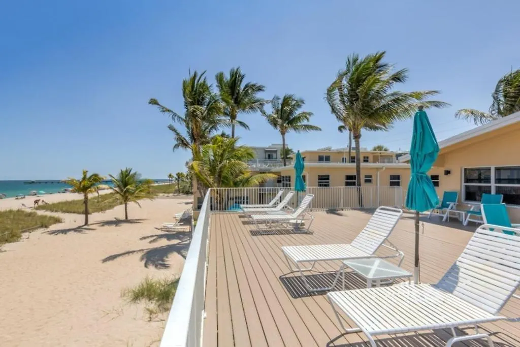 Breezy Beachfront Penthouse Withprivate Balcony Condo-1