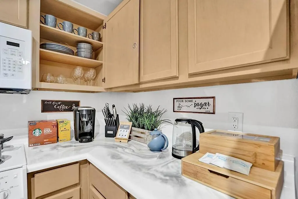 2B Villa On The Water, Luxurious & Games Galore! Near Beach & Airport-1
