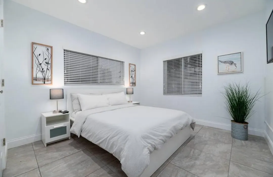 Bayshore Breeze 5 - Fort Lauderdale Beach-1