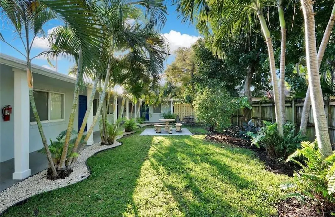 The Palms At Middle River Terrace 2-1