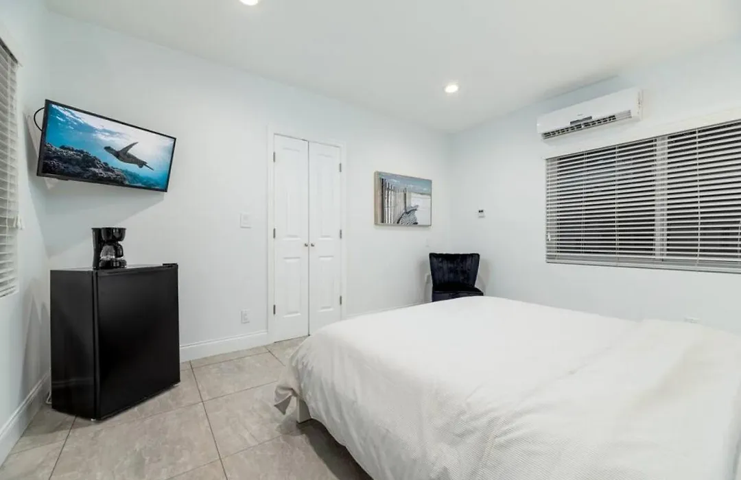 Bayshore Breeze 6 - Fort Lauderdale Beach-1