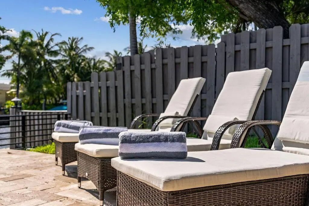 Waterfront - Luxury Villa In Heart Of Wilton Manor-1