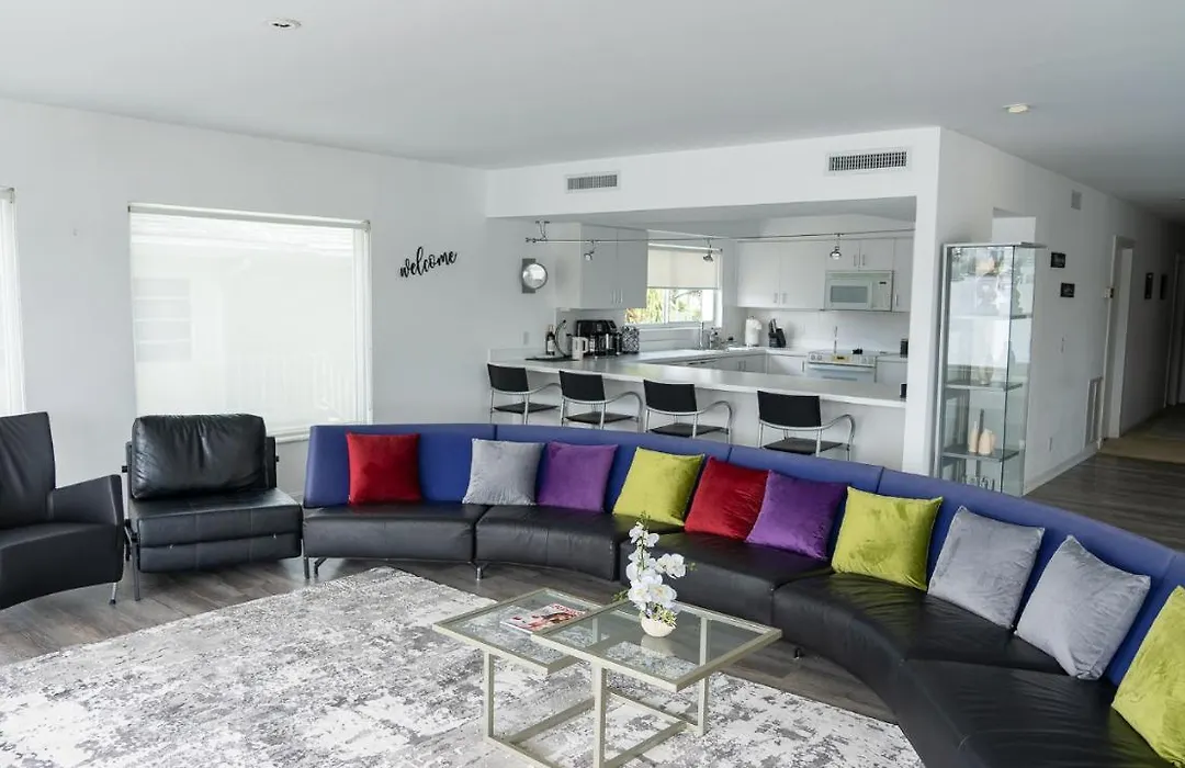 Waterfront- 4 Bedroom 3 Bath, Intercostal,Pool,5 Min Walk To Beach-8-1