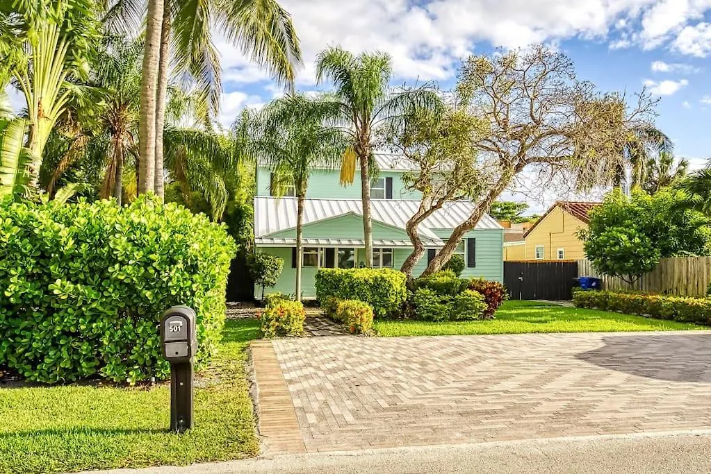 Las Olas Villa With Heated Salt Water Pool-1