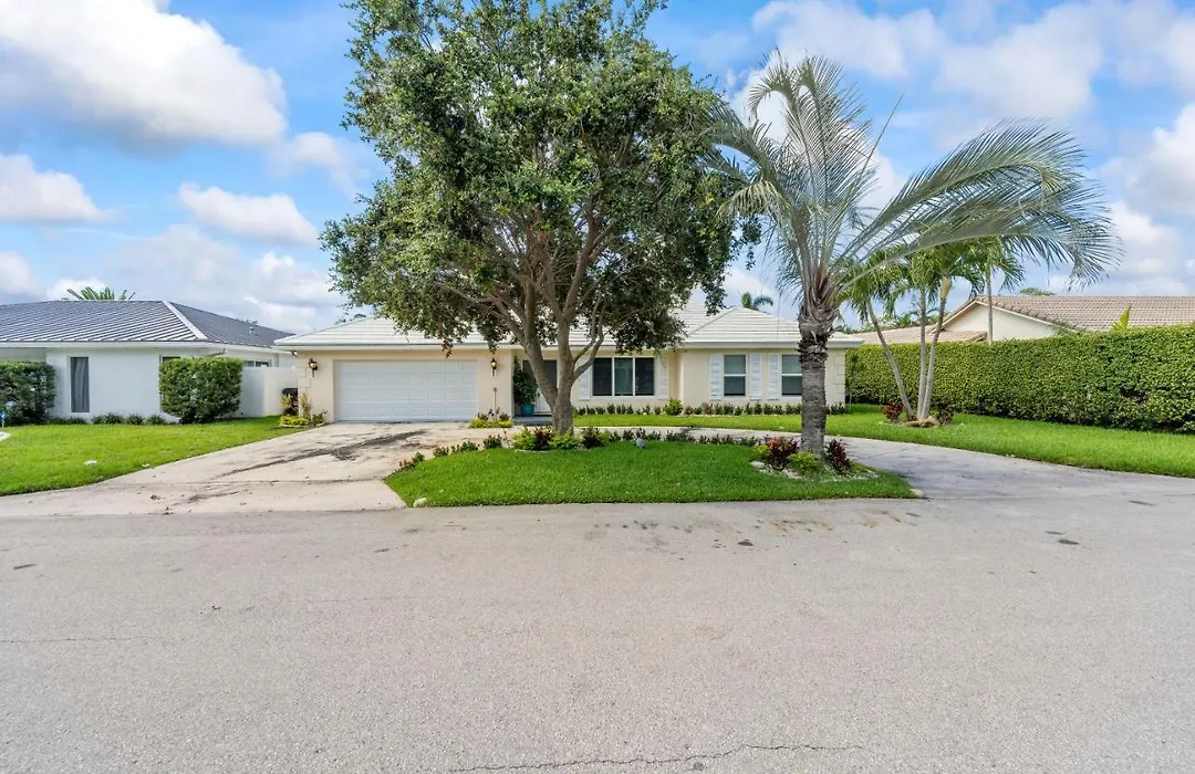 Resort Style, Luxurious Fort Lauderdale Pool Home!-1