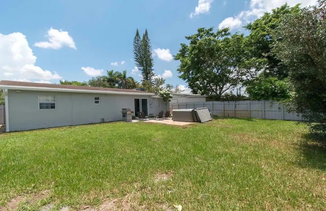 Dania Beach Beauty 3Br With Hot Tub-1