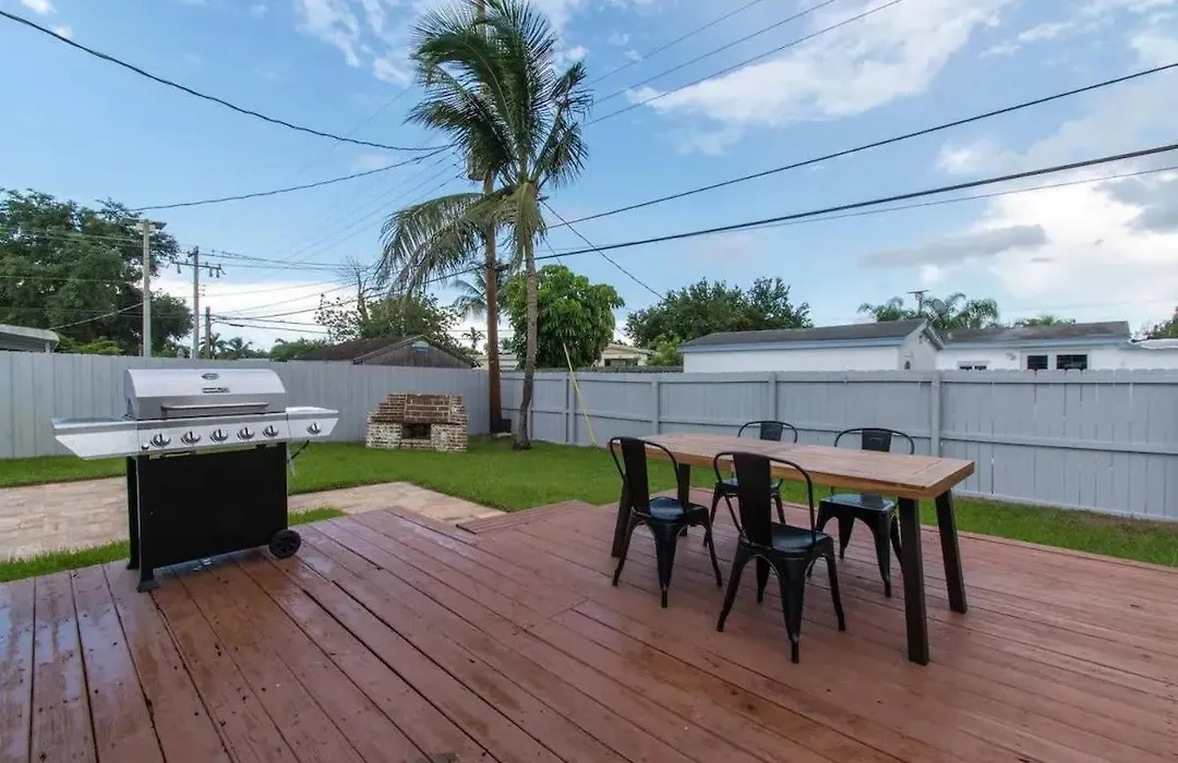 Renovated 2 Bd With Private Hot Tub 6 Min To Hardrock Casino-1