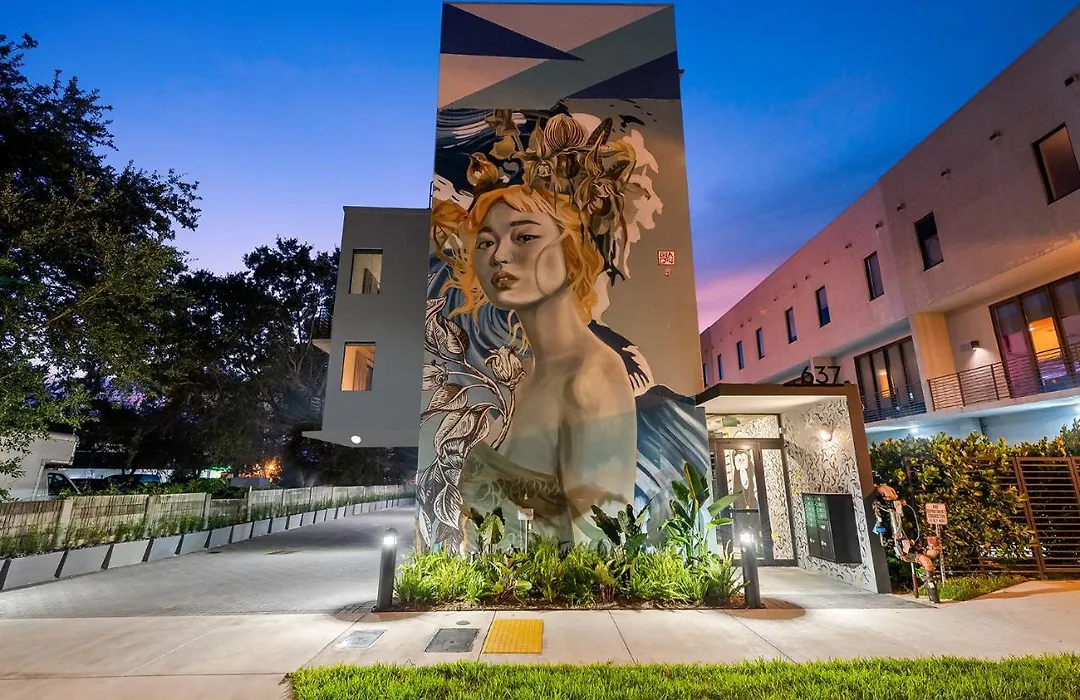 Pretty Rola 201 Luxury 1B1B W King Bed At Downtown Fort Lauderdale-1