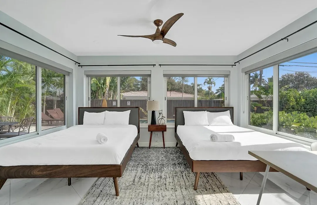 Luxury Villa Mins To Beach & Pier Pool-1