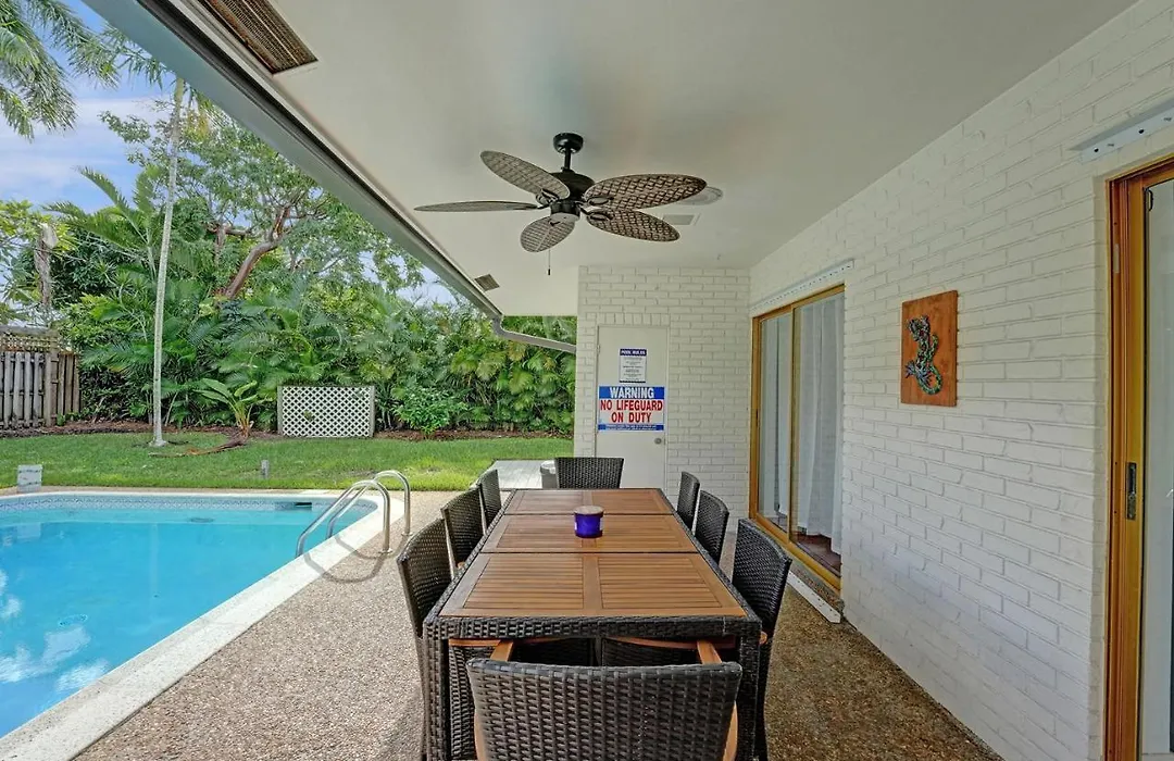 Family Friendly Home- 7 Minutes From The Beach!-1