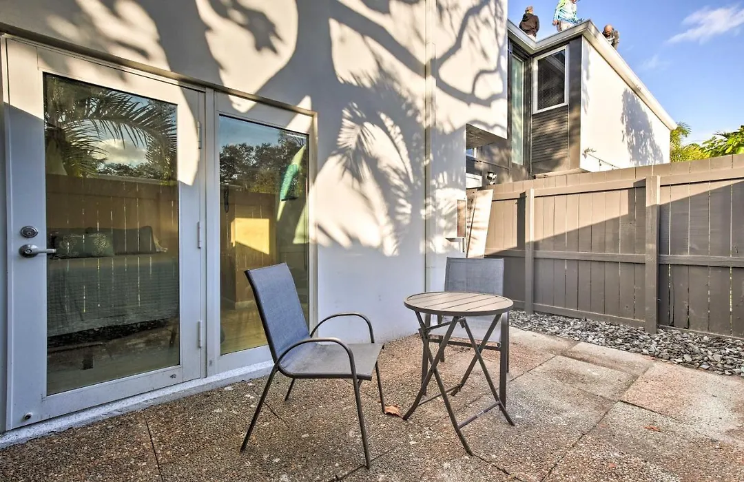 Canal-Front Condo: Walk To Downtown Ft Lauderdale!-1
