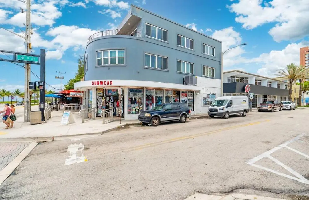 The Purple Pelican Beachfront With Ocean Balcony Unit 1-1