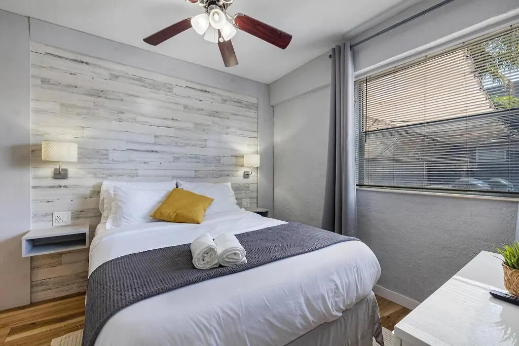 Peaceful Urban Escape Close To Las Olas & Beach-1