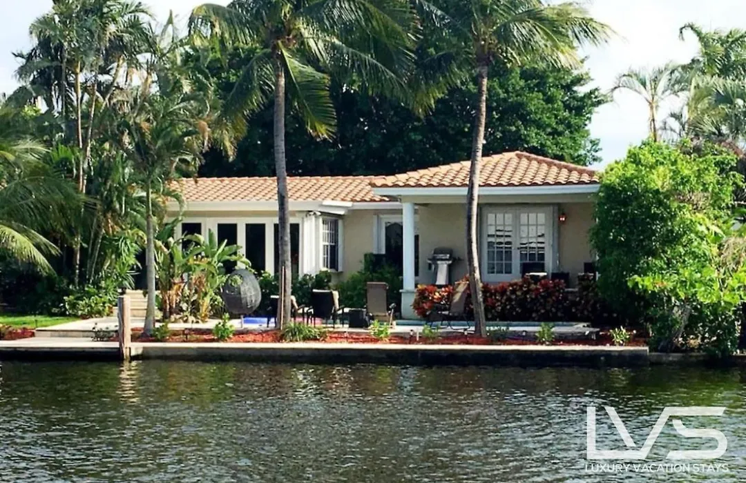 Delsole- Waterfront Beachhome,Heatedpool,Wlk2Beach-1