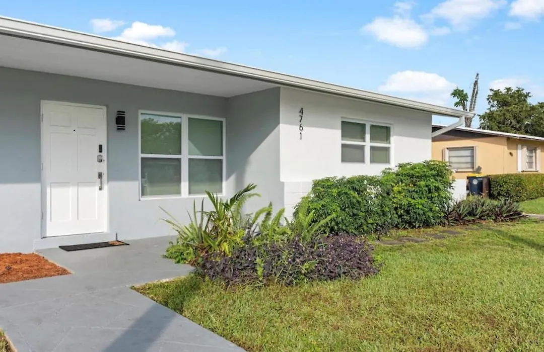 Newly Renovated Modern House 3Br2-1