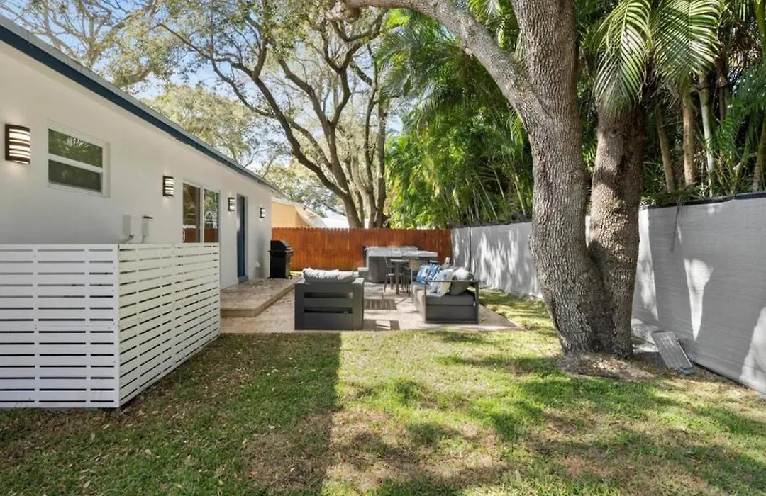 New 3 Bedroom Home With Hot Tub-1