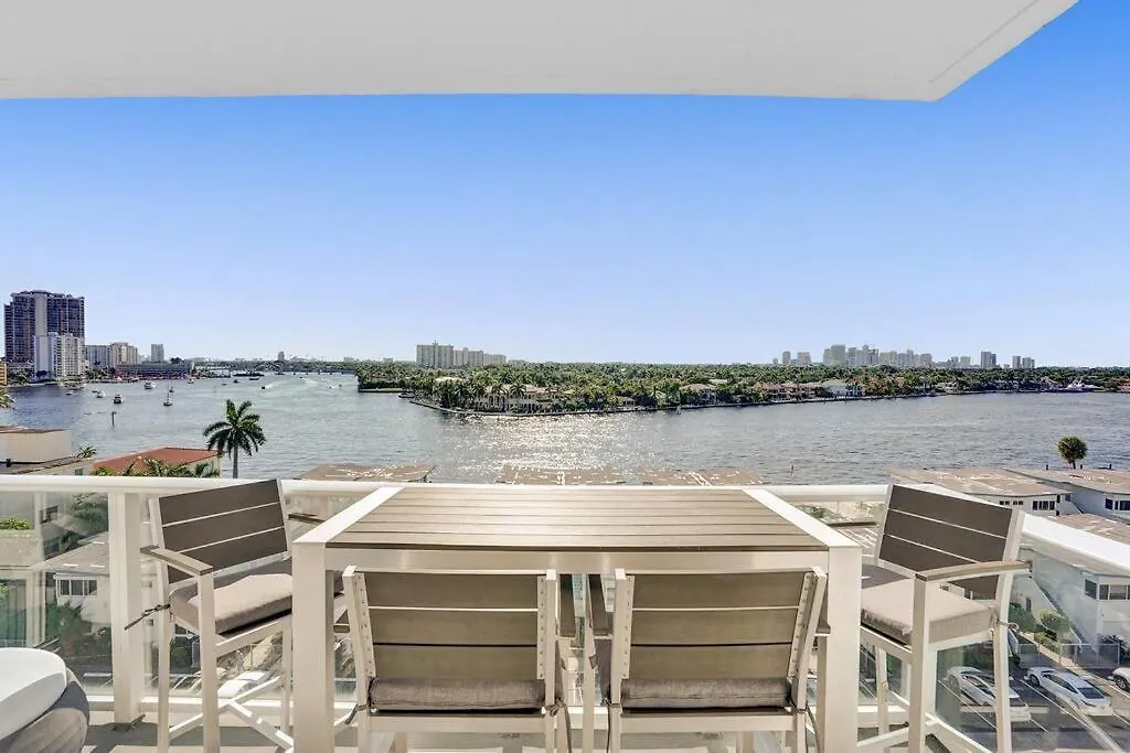 Trendy Corner Condo W/ Intracoastal Views!-1