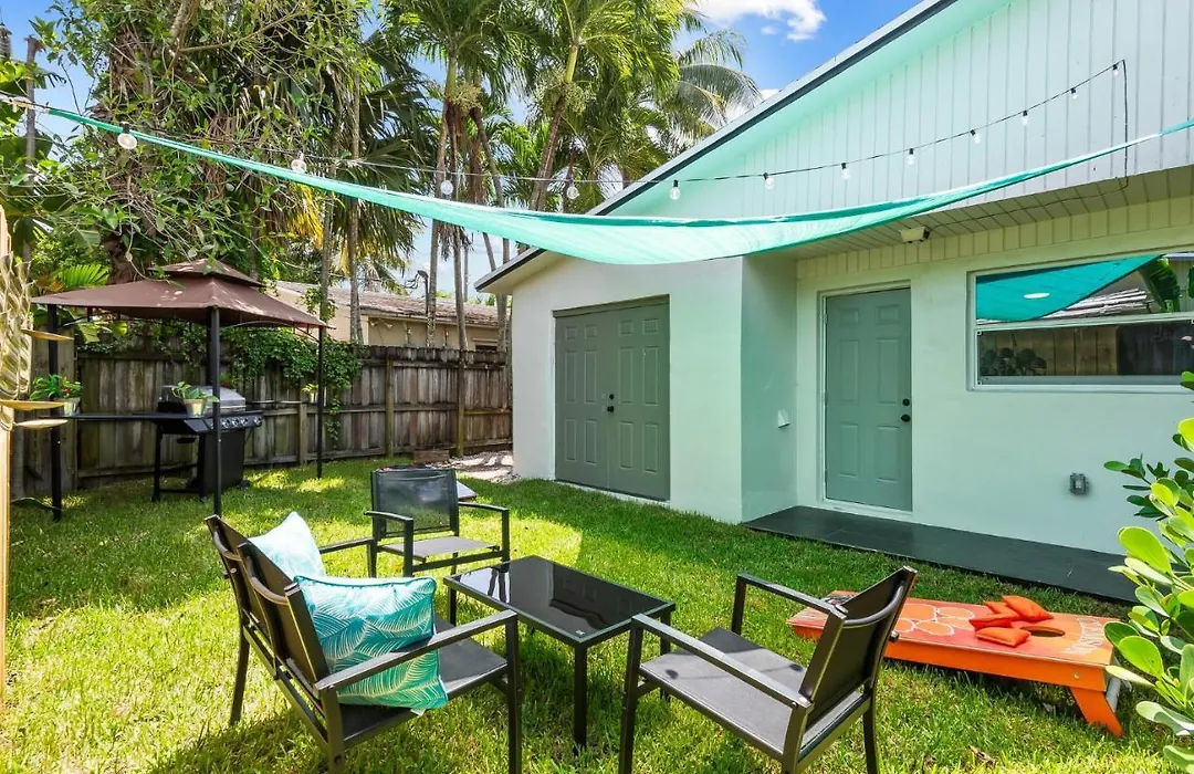 Duplex Renovated Newly Furnished Spacious 2 Miles To Las Olas Riverfront Entertainment District 4 Miles To Beach-1