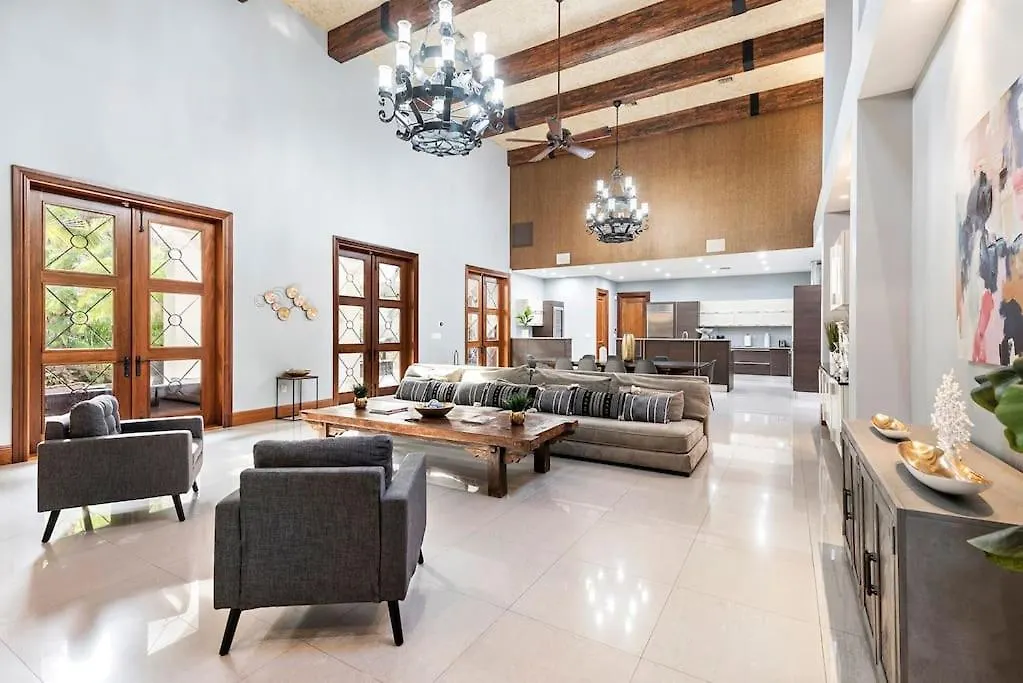 Villa In Fort Lauderdale With Gym Pool Jacuzzi Sleeps 12 Guest-1