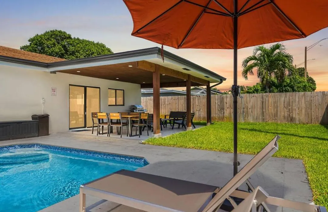 Private Fort Lauderdale Luxe House Pool Games-1