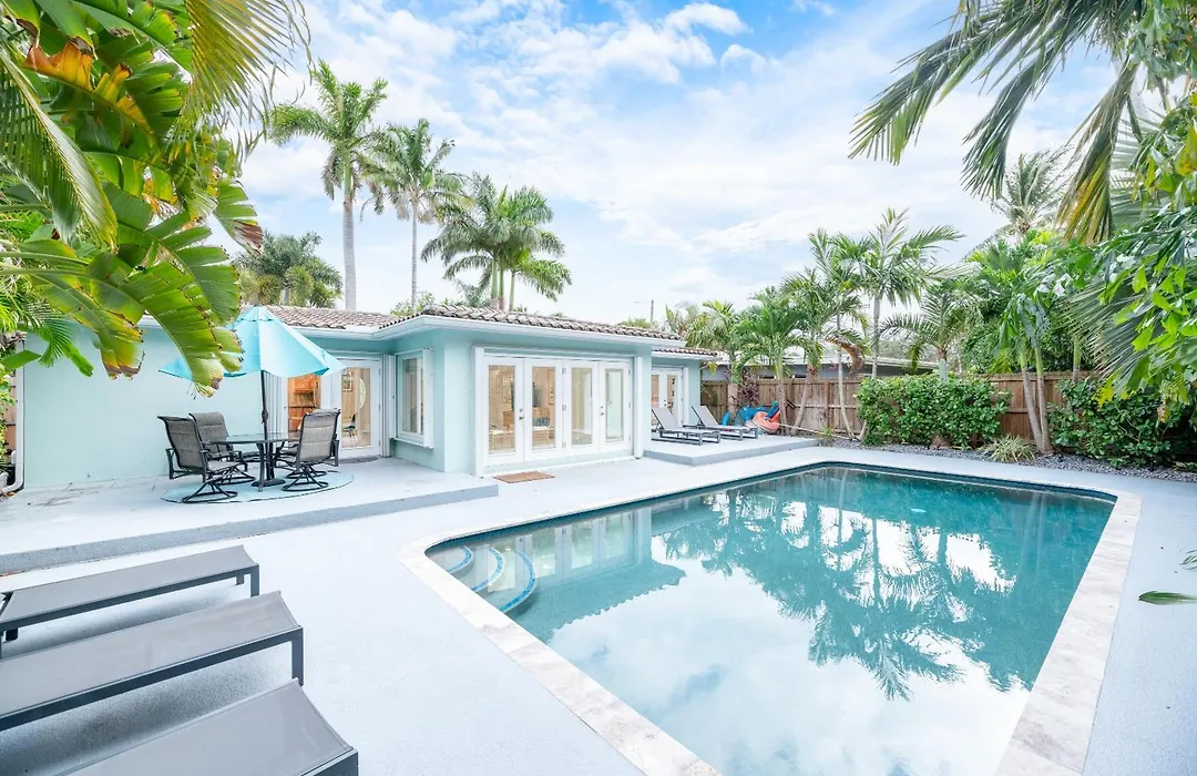 Luxurious Fort Lauderdale Pool Home-1