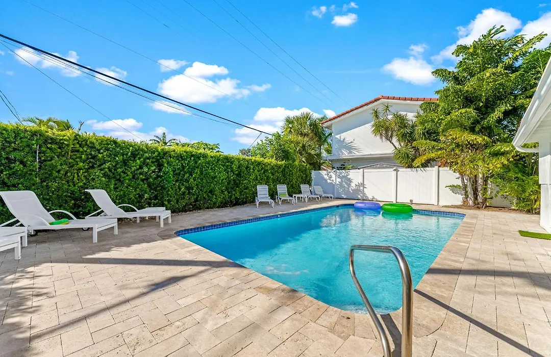 Wonderful 3Br Steps To The Beach Wheated Pool-1