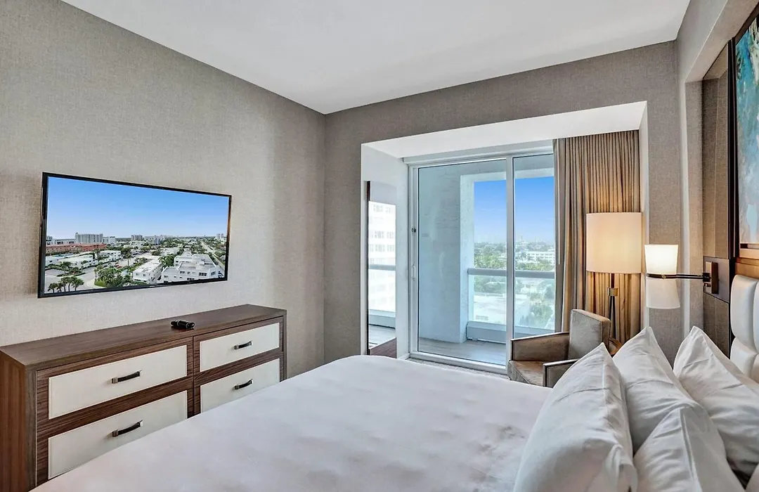 Chic Beachfront Bliss - Your Perfect 1 Bedroom Retreat!-1