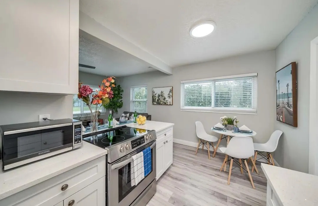 Chic Home Near Airport Port Everglades & Casino-1