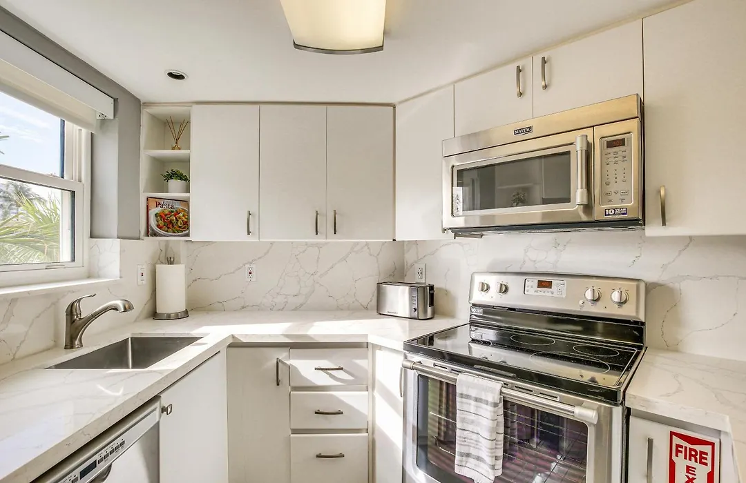 Fort Lauderdale Vacation Rental Walk To Beach!-1