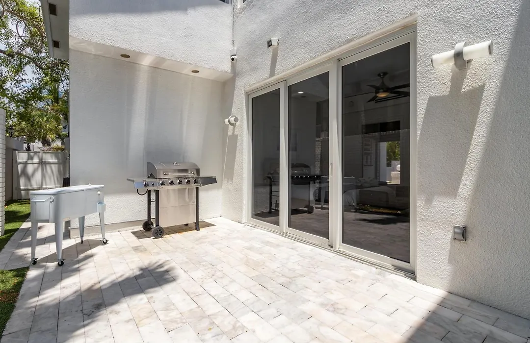 Sea Breeze By Avantstay Across From Fort Lauderdale Beach Pool Out Door Dining Fire Pit-1