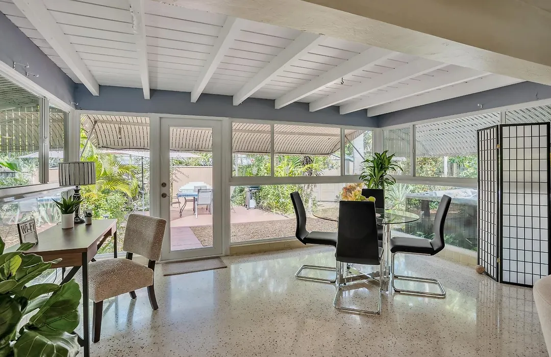 Beautiful Comfy Home With Private Hot Tub Close To Beach Home-1