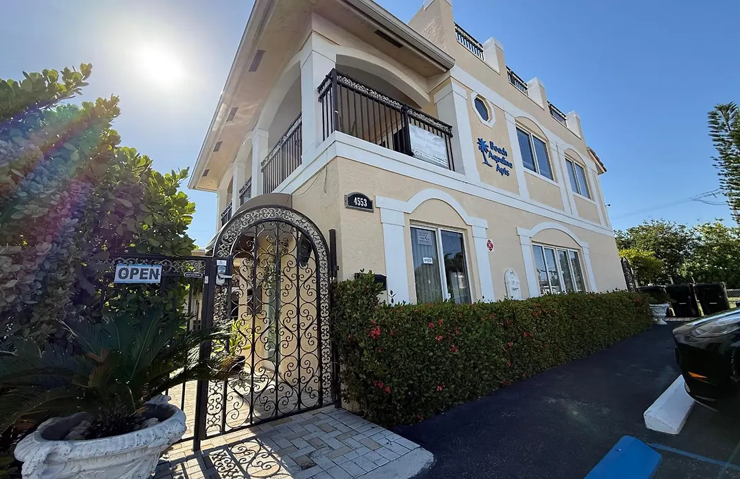 Beach Aqualina Apartments-1
