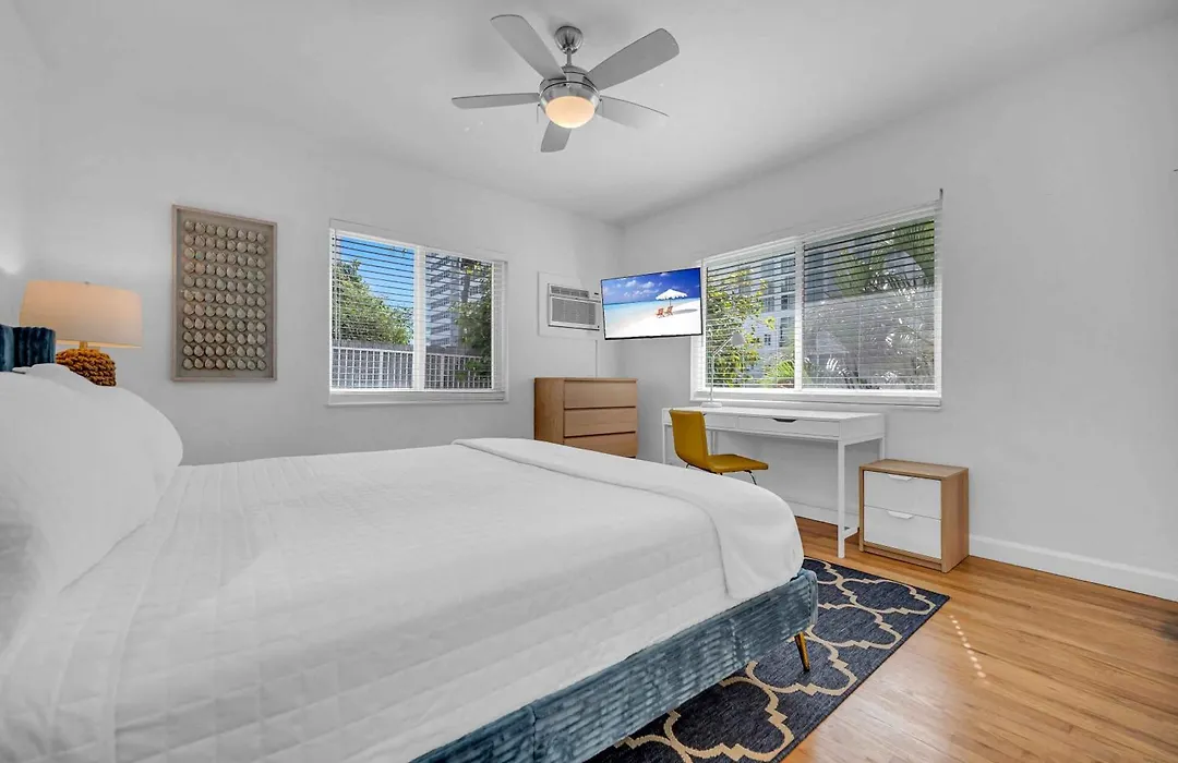 Condo By The Beach King Bed Lush Patio W Bbq Breakers Key Five H0Mes-1