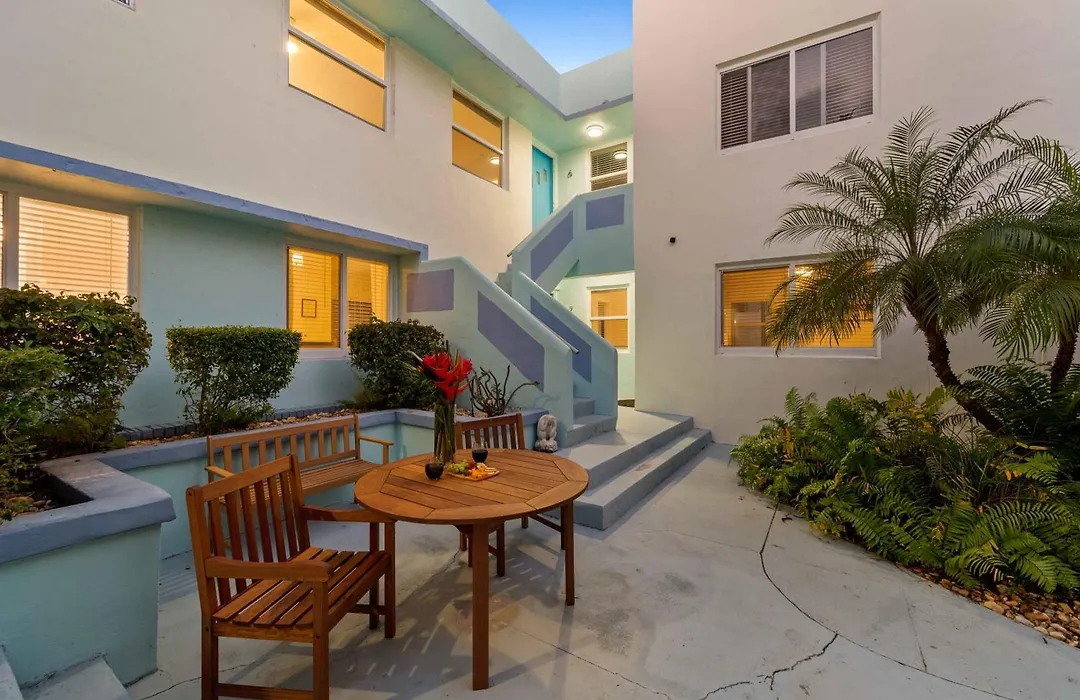 Condo By The Beach King Bed Lush Patio W Bbq Breakers Key Three H0Mes-1