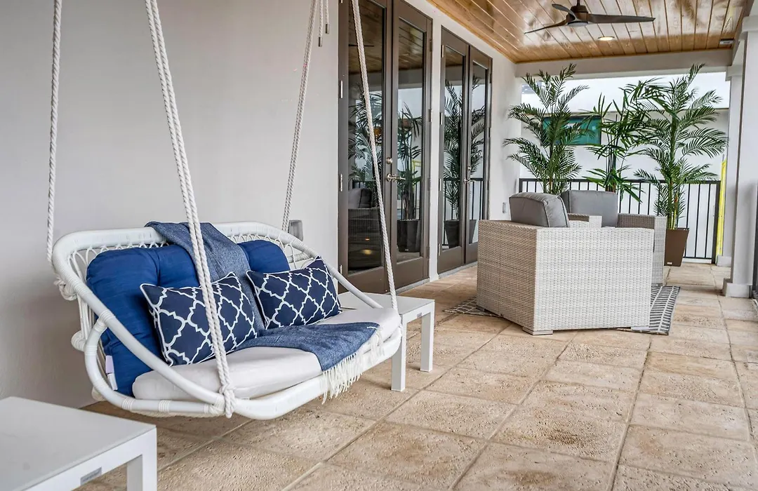 Million Dollar Views Private Beach Heated Pool Walk To Beach Harbourview Key Vlllas-1