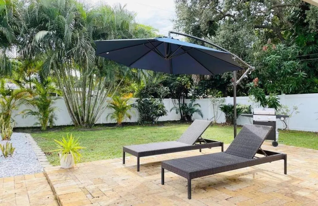 Tropical Oasis House Private Pool Family Yard-1