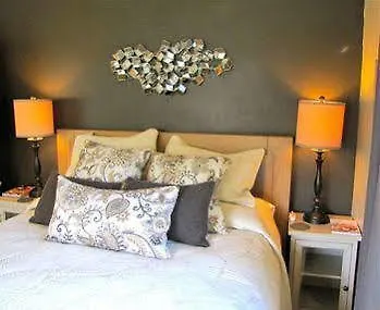 Wilton Bungalow East-1