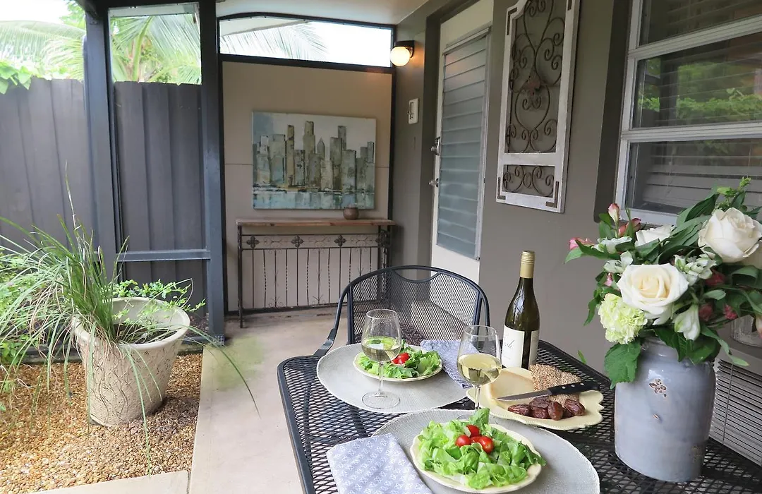 Four Wilton Flats One Bedroom Private Pool-1